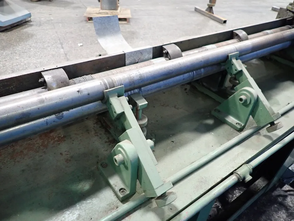 Maplewood 65" Roller