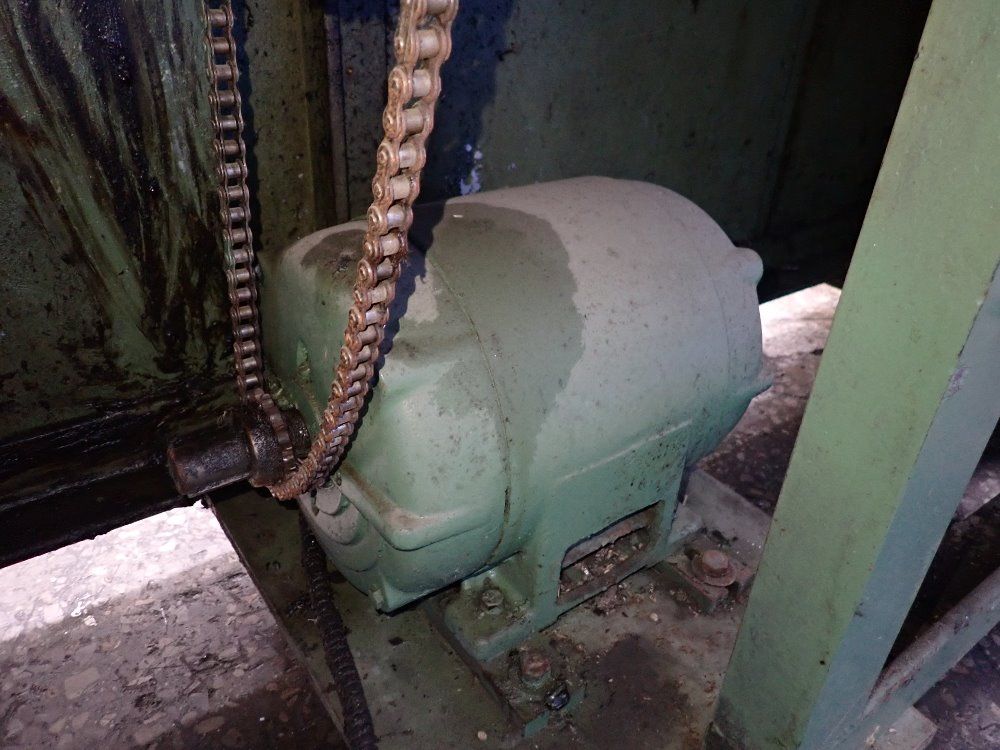 Maplewood 65" Roller