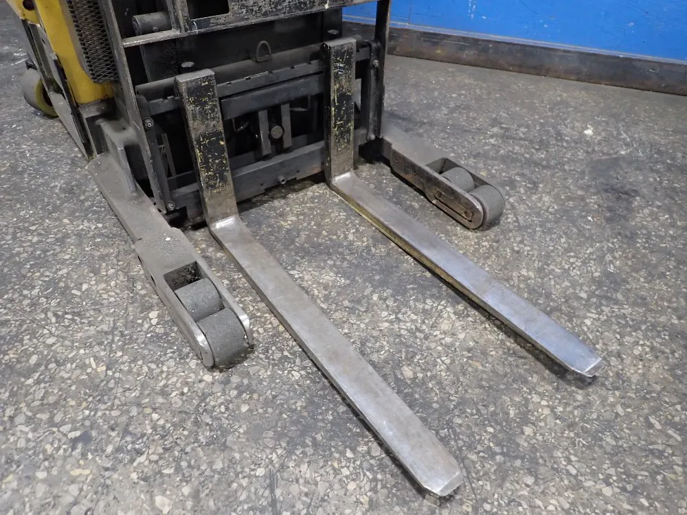 Caterpillar 4500 Lbs Electric Stand Up Forklift - Nrr45