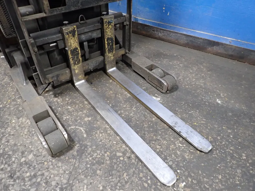 Caterpillar 4500 Lbs Electric Stand Up Forklift - Nrr45