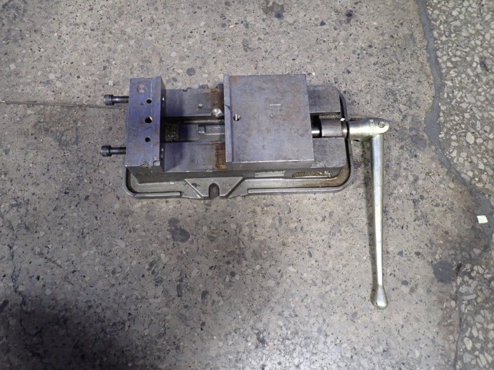 Kurt 8" Vise