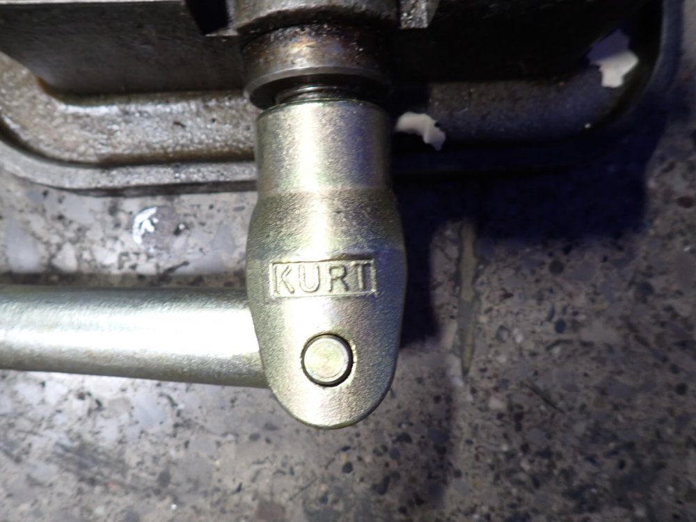 Kurt 8" Vise