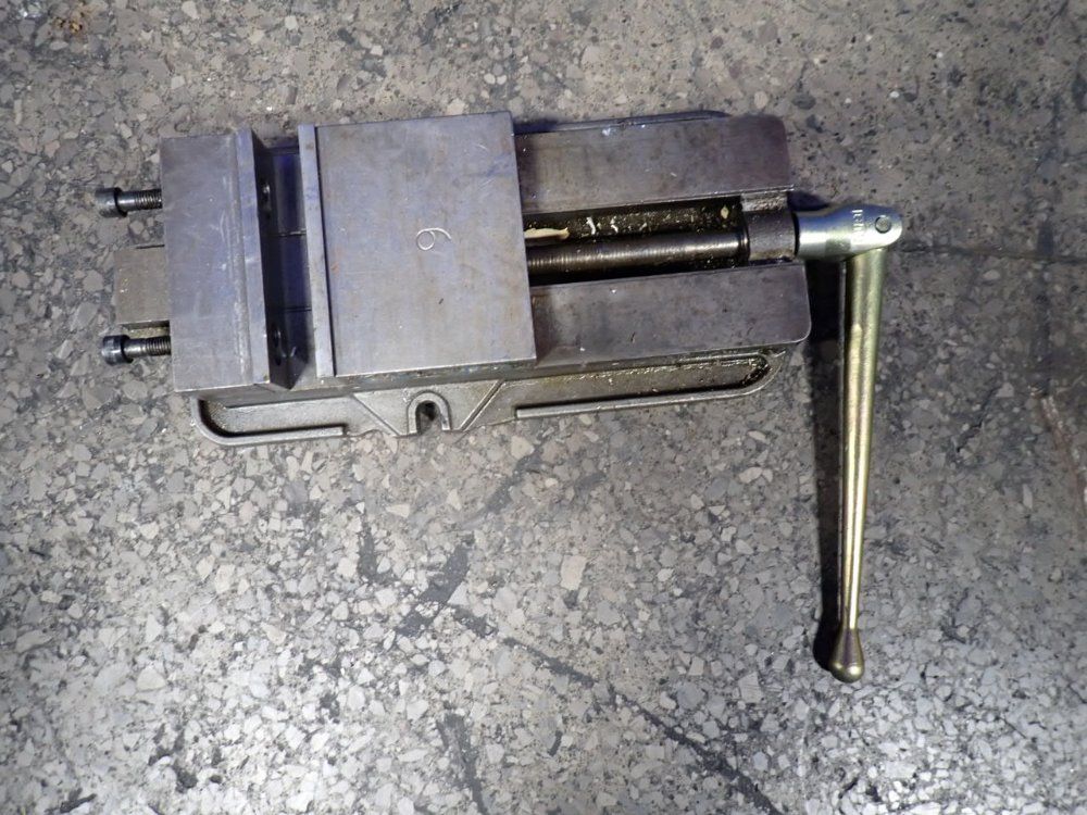 Kurt 8" Vise