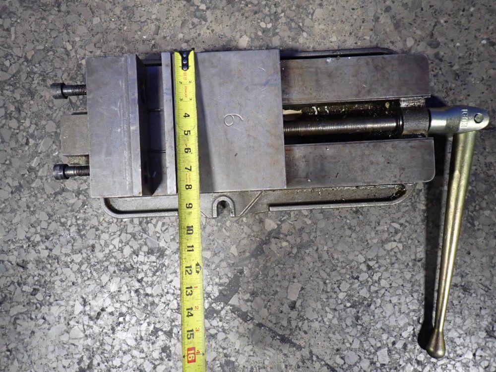 Kurt 8" Vise