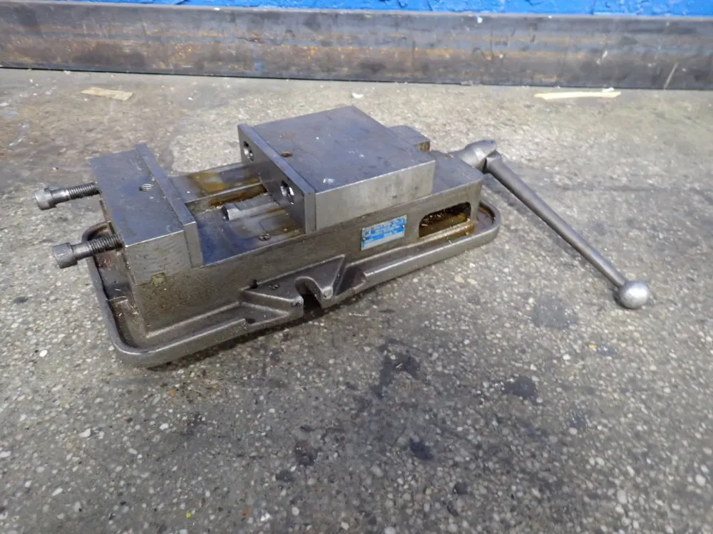 Kurt 8" Vise - D80