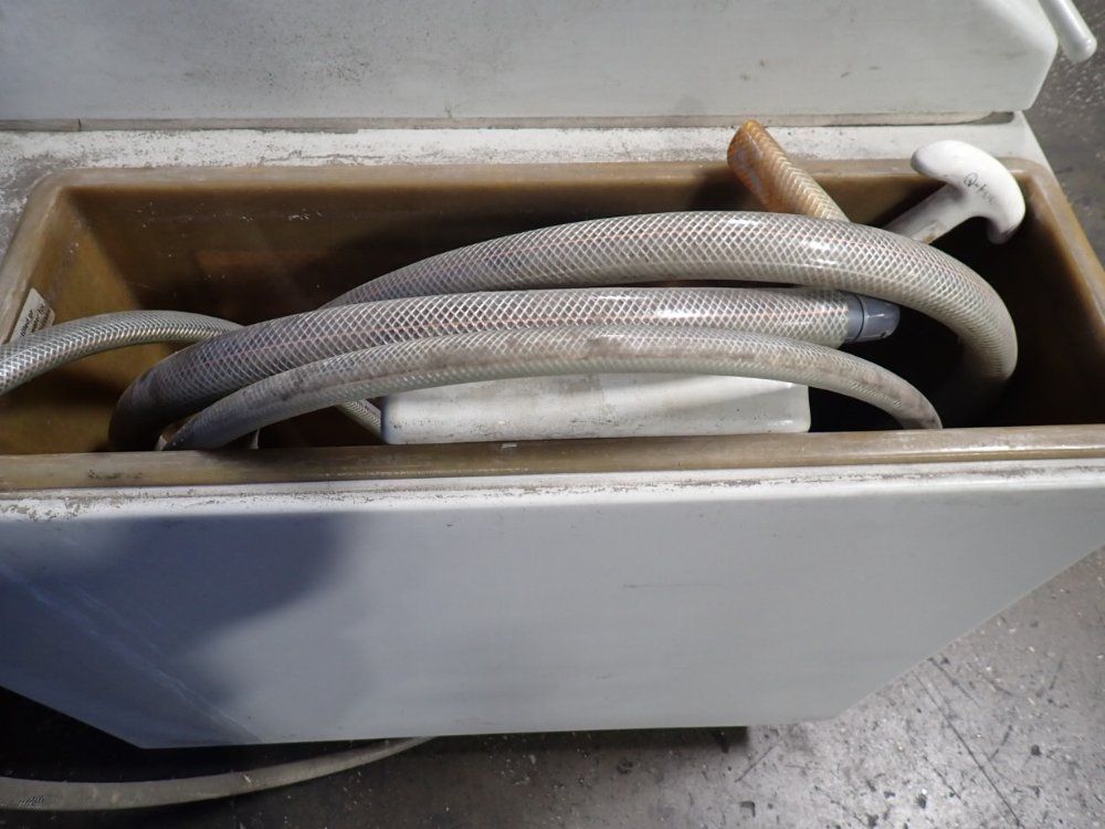 Q-lab 34" X 58" X 18" Cyclic Corrosion Tester - Q-fog/55p1100