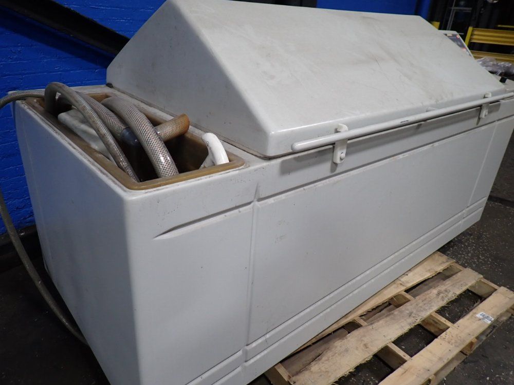 Q-lab 34" X 58" X 18" Cyclic Corrosion Tester - Q-fog/55p1100