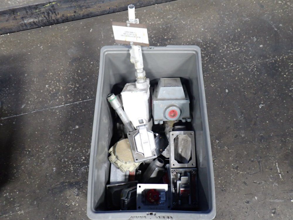 Allen-bradley Switches, Valves, Outlet Covers, Circuit Breaker