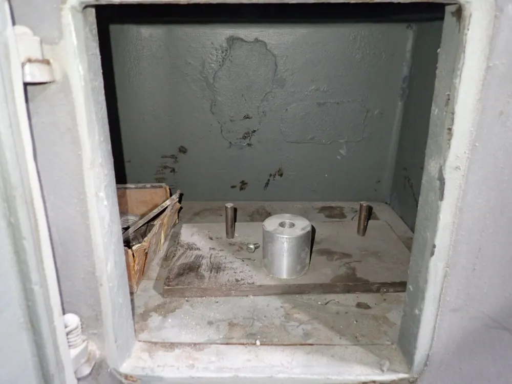 Index Machine & Tool 9" X 46 1/2" Vertical Mill