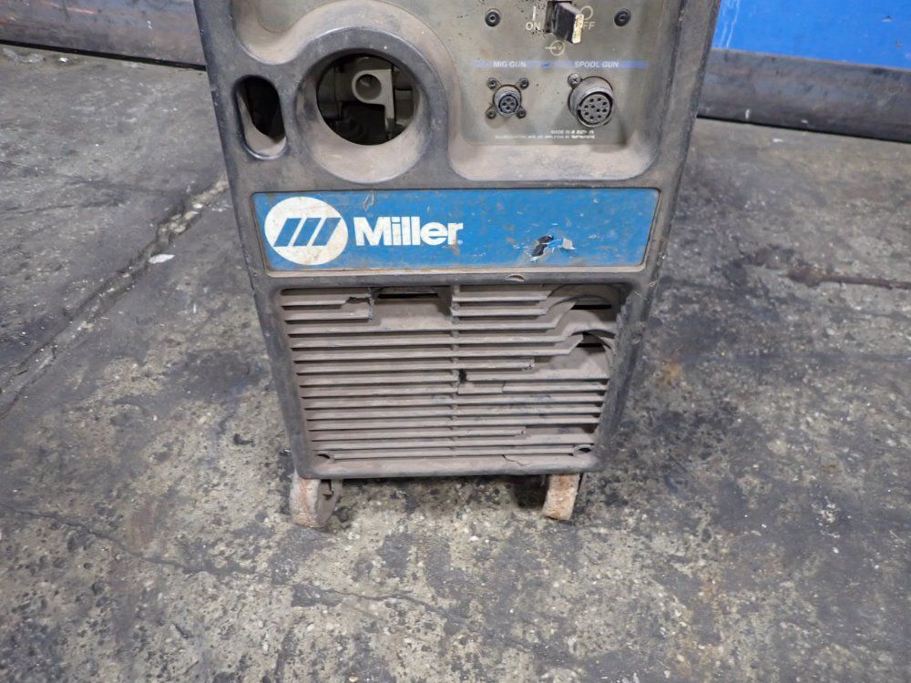 Miller 200 Amp Welder - Millermatic 251