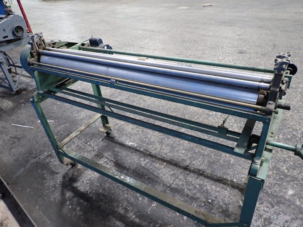  Gluer