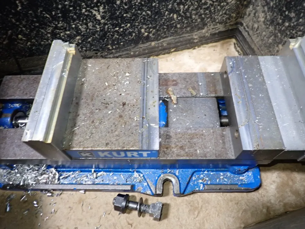 Kurt 6" Vise
