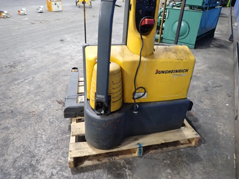 1000 Kg Straddle Lift - Emc B10 79