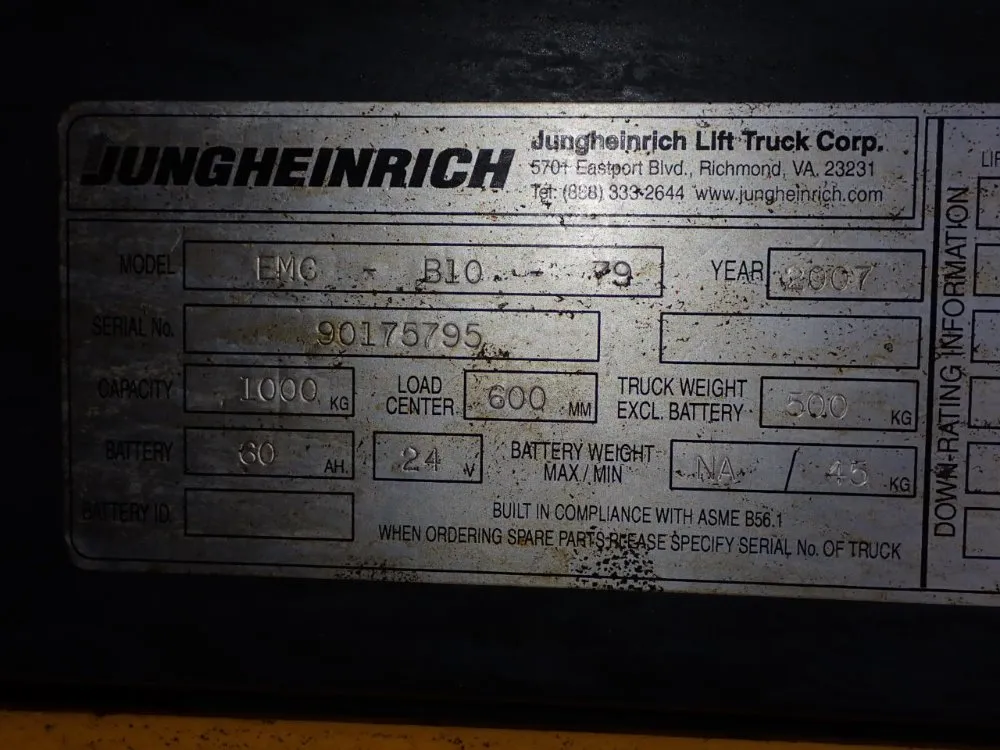 1000 Kg Straddle Lift - Emc B10 79