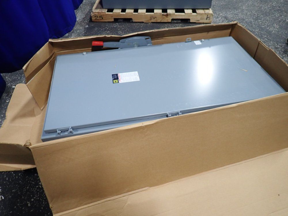 Square D 400 Amps Heavy Duty Safety Switch - H365n