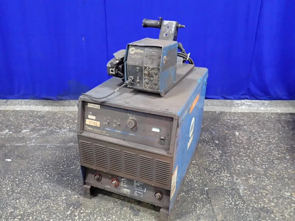 Miller 450a Welder W/ Wire Feeder - Deltaweld 452