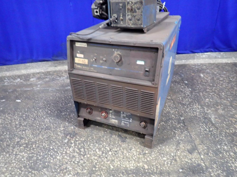 Miller 450a Welder W/ Wire Feeder - Deltaweld 452