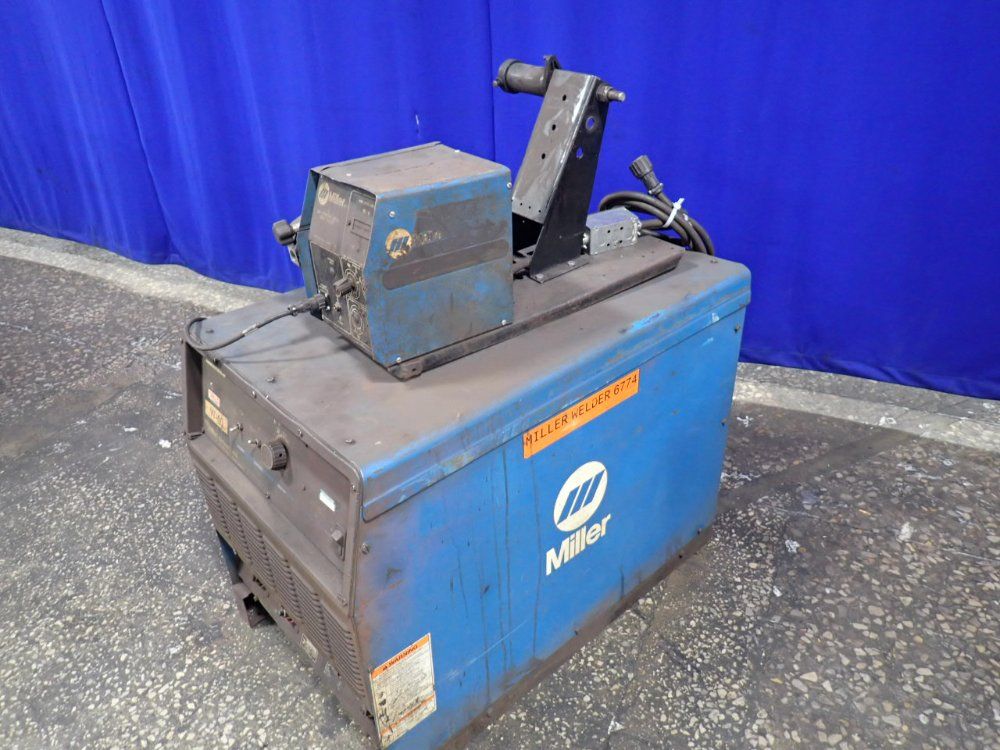 Miller 450a Welder W/ Wire Feeder - Deltaweld 452
