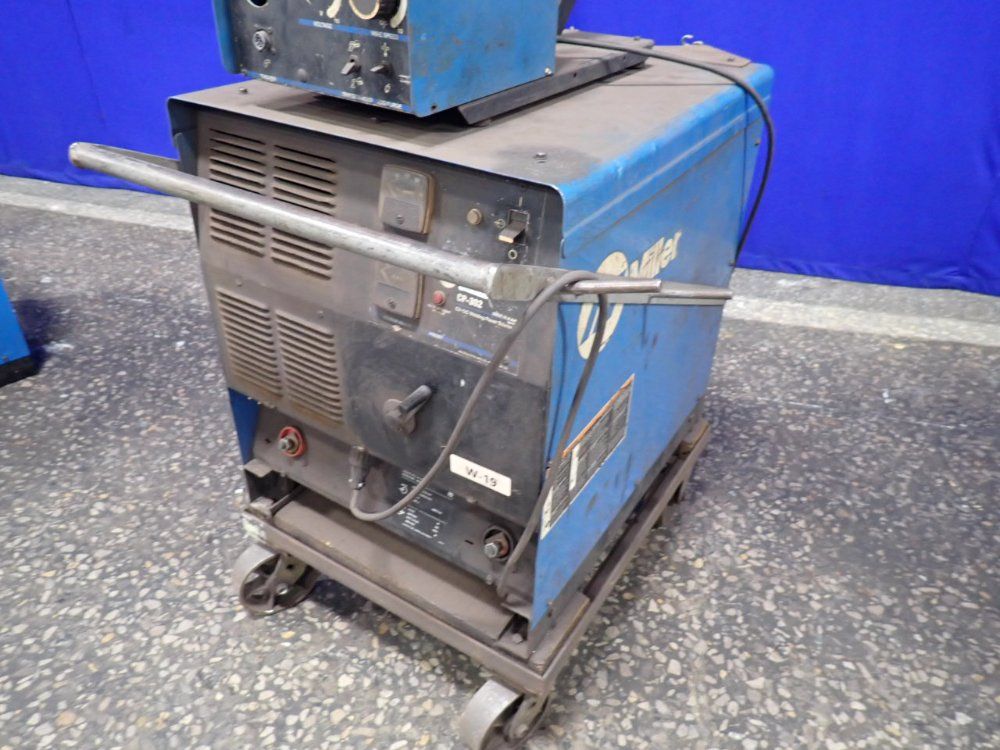 Miller 300a Welder W/ Wire Feeder - Cp-302