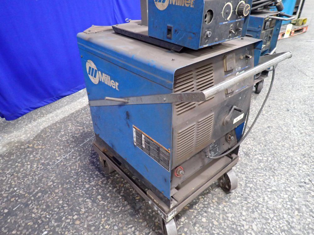 Miller 300a Welder W/ Wire Feeder - Cp-302
