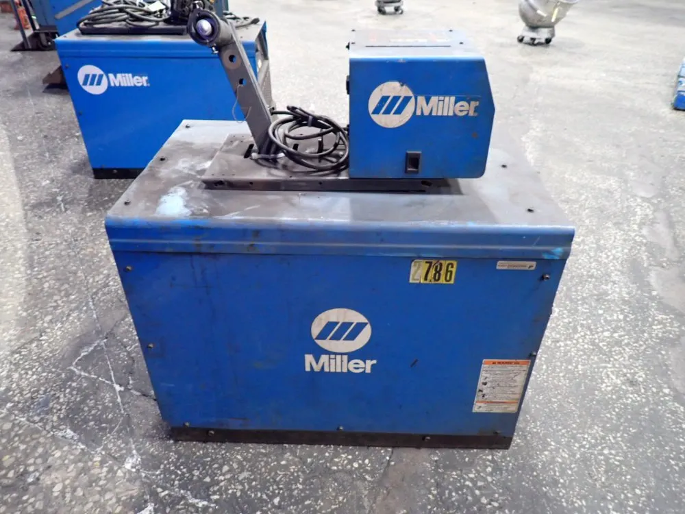 Miller 450a Welder W/ Wire Feeder - Deltaweld 452