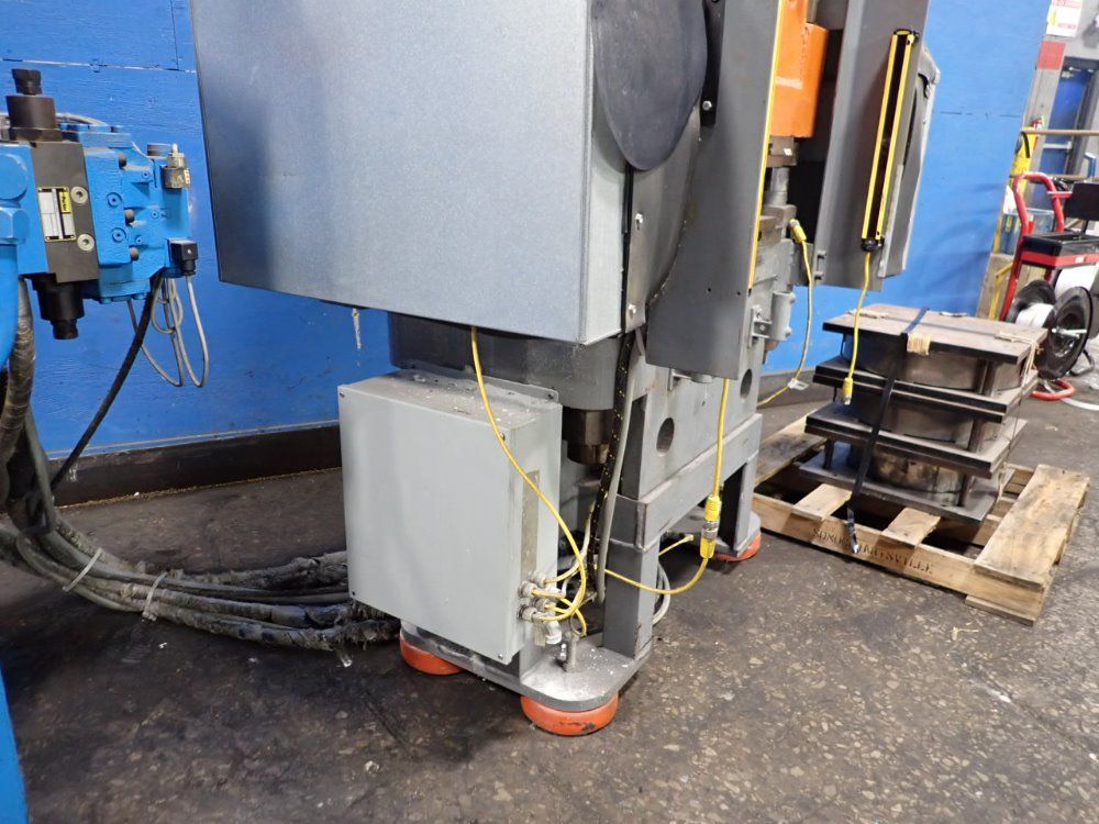 Ram 250 Ton 4-post Hydraulic Press
