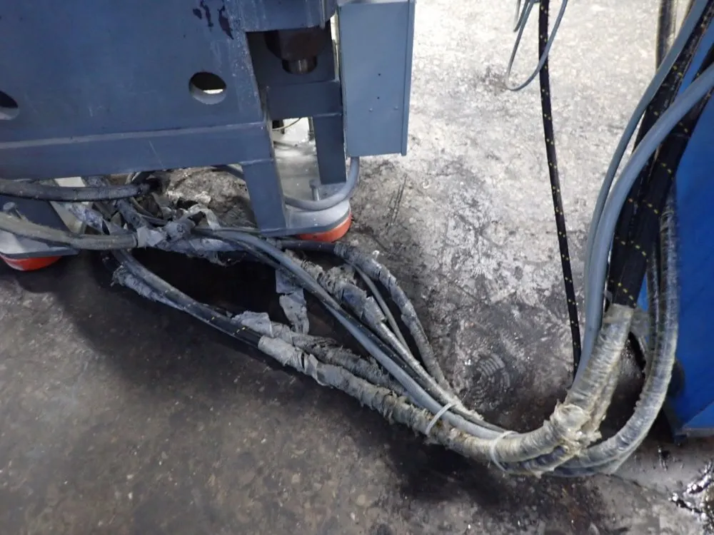 Ram 250 Ton 4-post Hydraulic Press