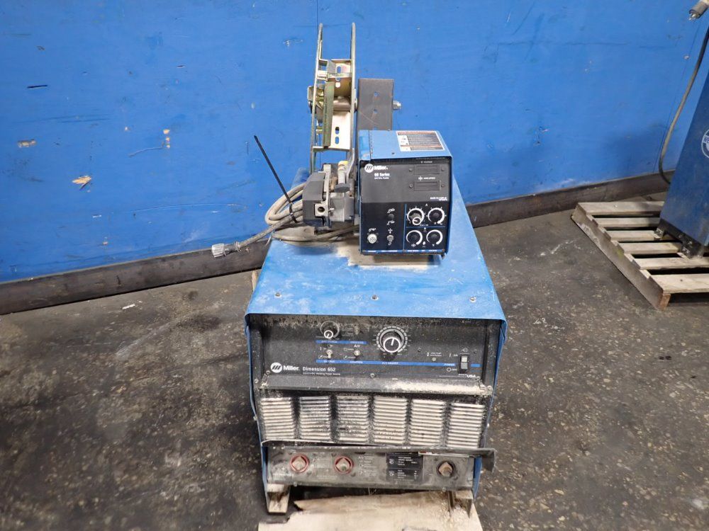 Miller 650 Amp Welder - Dimension 652