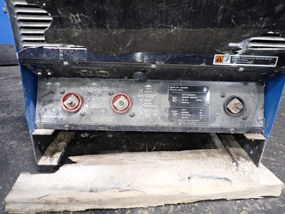 Miller 650 Amp Welder - Dimension 652