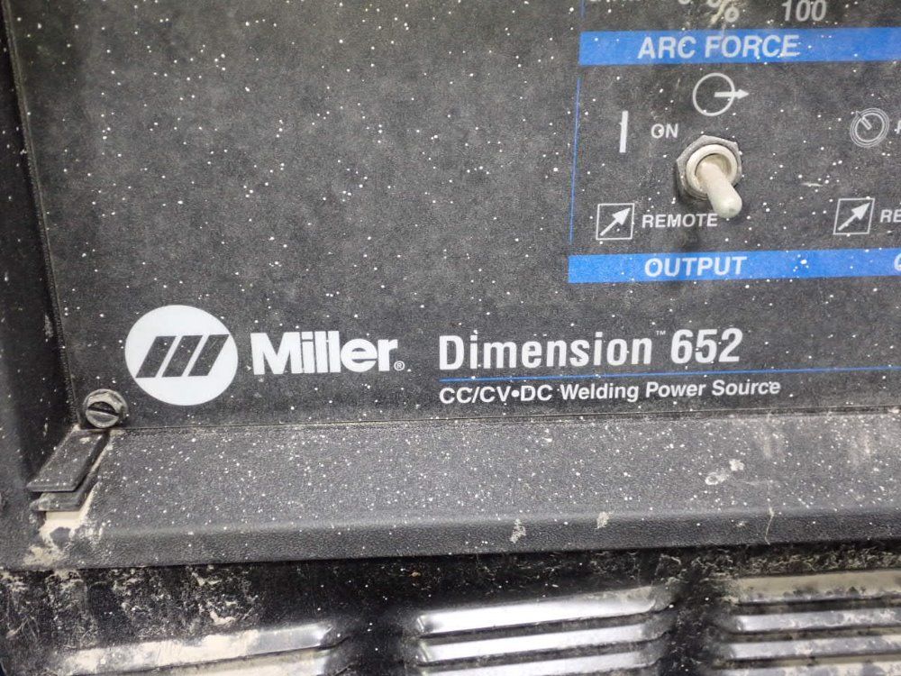 Miller 650 Amp Welder - Dimension 652