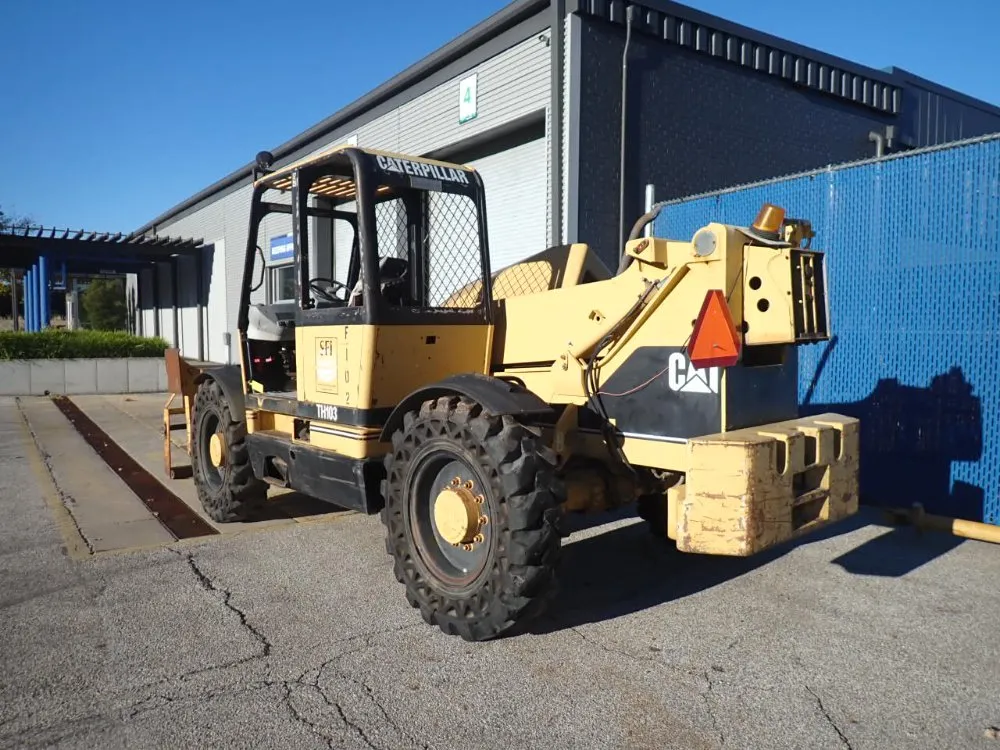 Catepillar 10,000 Lbs Gas Powered Telehandler - Th103