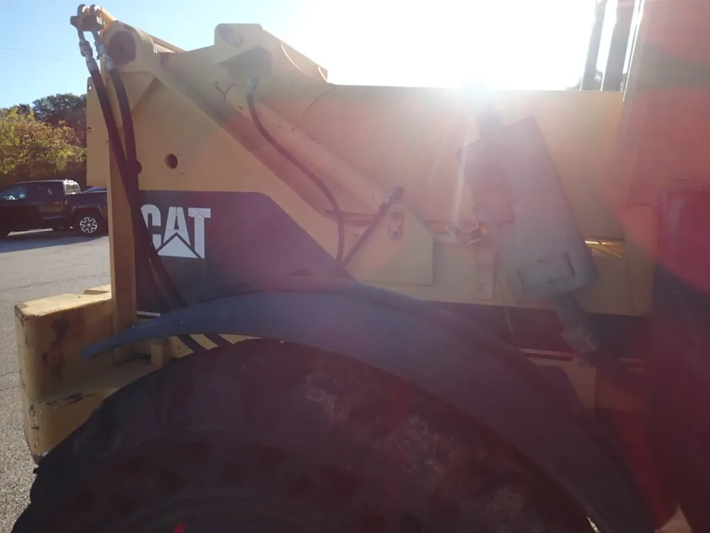 Catepillar 10,000 Lbs Gas Powered Telehandler - Th103