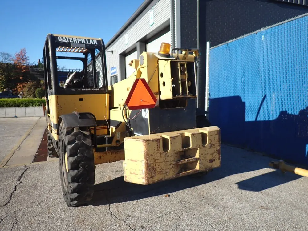Catepillar 10,000 Lbs Gas Powered Telehandler - Th103