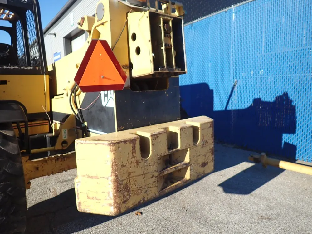 Catepillar 10,000 Lbs Gas Powered Telehandler - Th103