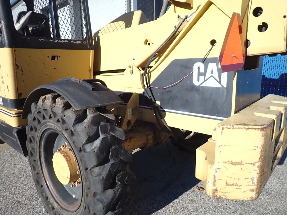 Catepillar 10,000 Lbs Gas Powered Telehandler - Th103