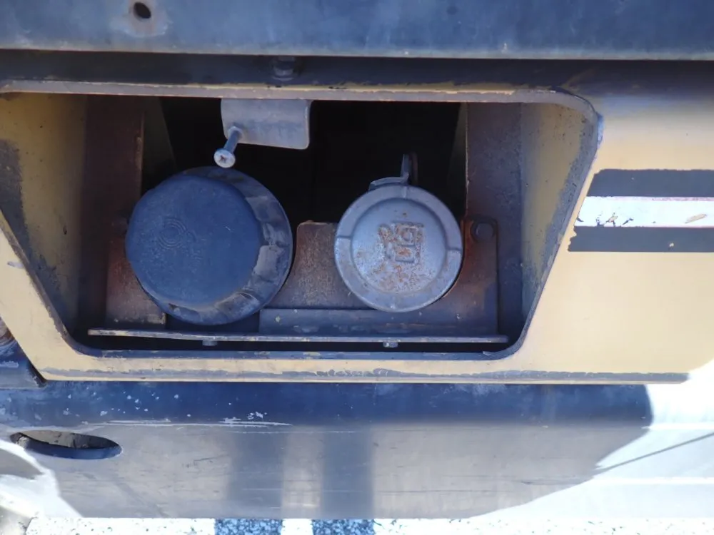 Catepillar 10,000 Lbs Gas Powered Telehandler - Th103