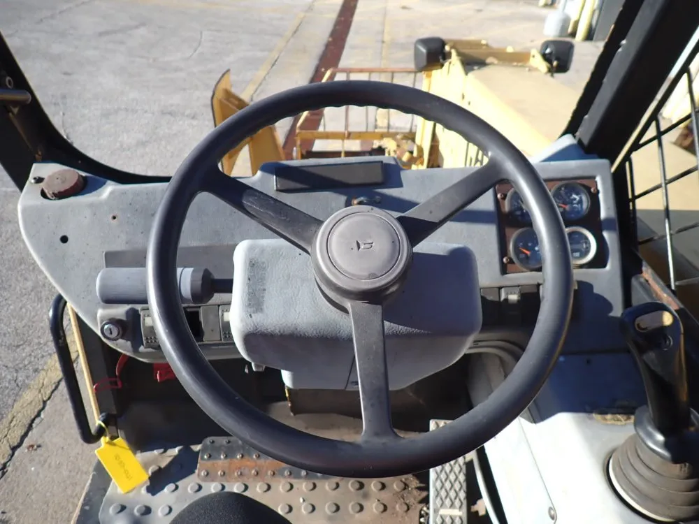 Catepillar 10,000 Lbs Gas Powered Telehandler - Th103