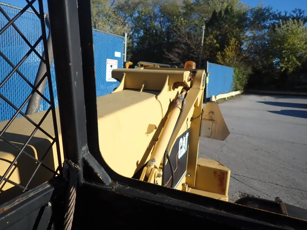 Catepillar 10,000 Lbs Gas Powered Telehandler - Th103