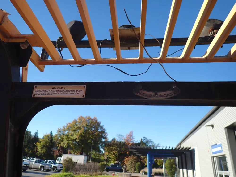 Catepillar 10,000 Lbs Gas Powered Telehandler - Th103