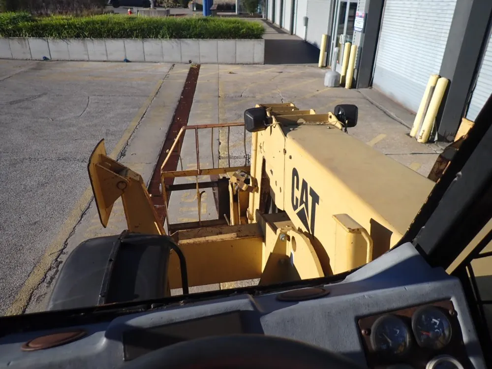 Catepillar 10,000 Lbs Gas Powered Telehandler - Th103