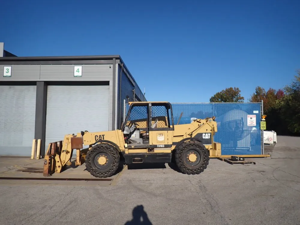 Catepillar 10,000 Lbs Gas Powered Telehandler - Th103