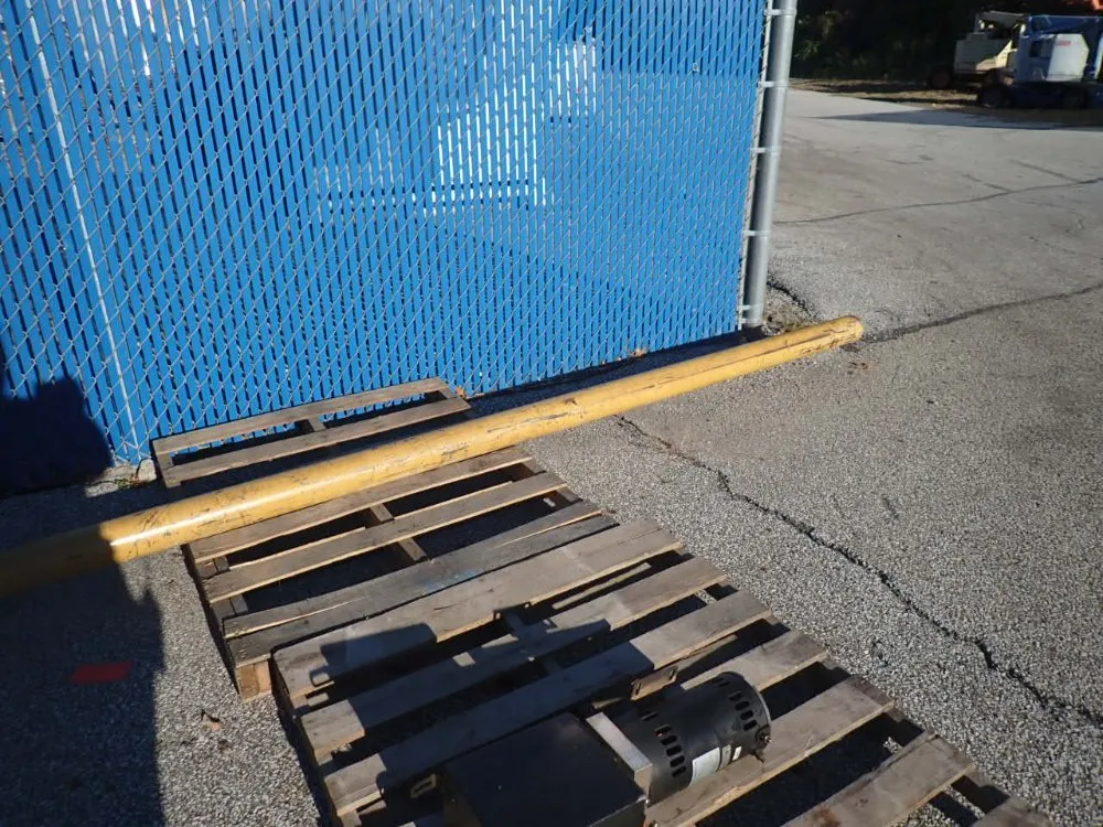 Catepillar 10,000 Lbs Gas Powered Telehandler - Th103