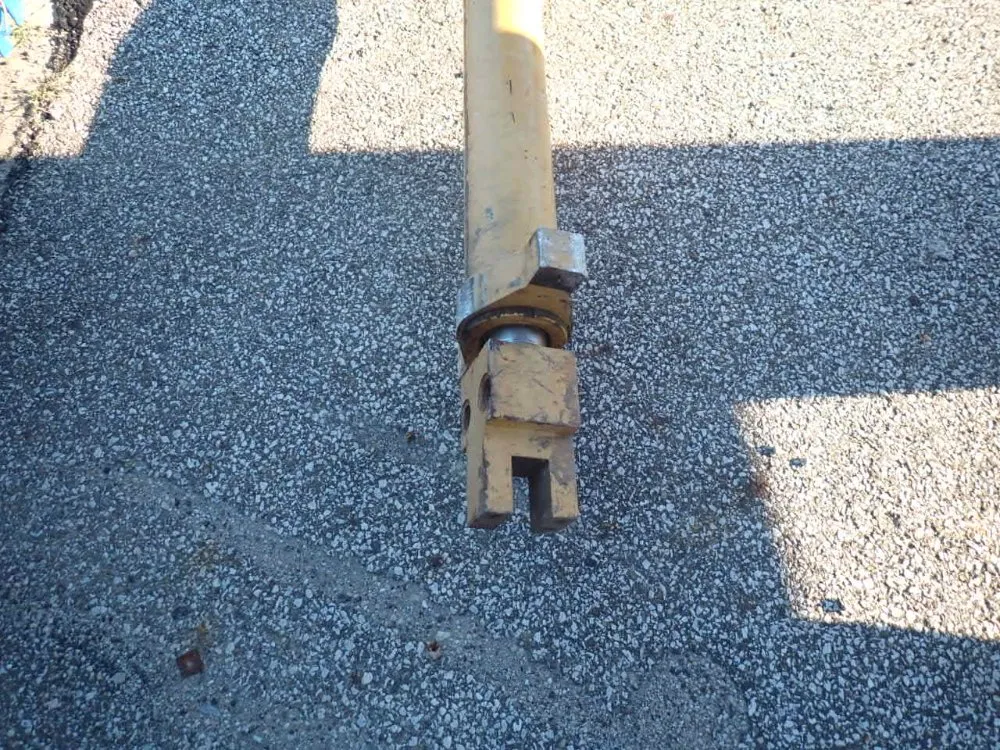 Catepillar 10,000 Lbs Gas Powered Telehandler - Th103