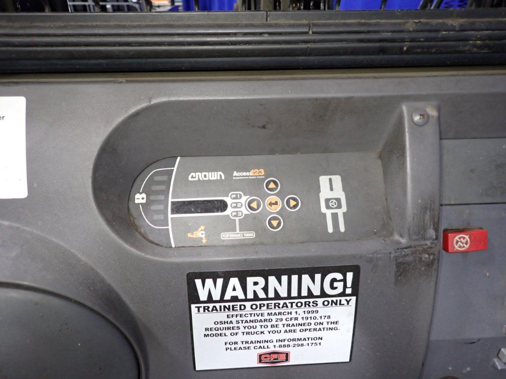 Crown 3000 Lbs Order Picker - Sp 3500 Series