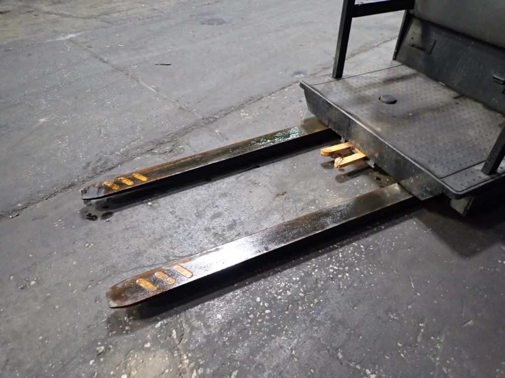 Crown 3000 Lbs Order Picker - Sp 3500 Series