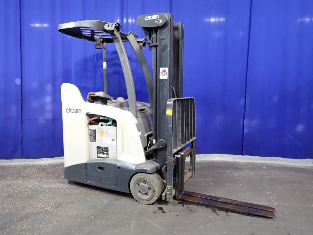 Crown 9539 Lbs Stand Up Forklift - Rc 5500 Series