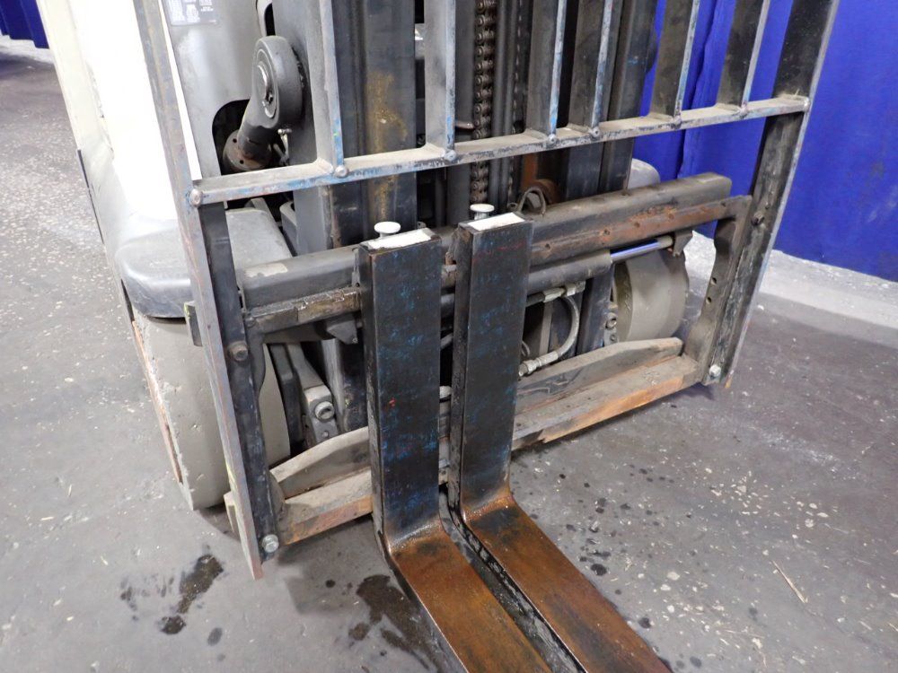 Crown 9539 Lbs Stand Up Forklift - Rc 5500 Series