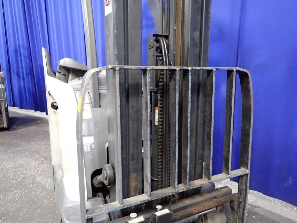 Crown 9539 Lbs Stand Up Forklift - Rc 5500 Series