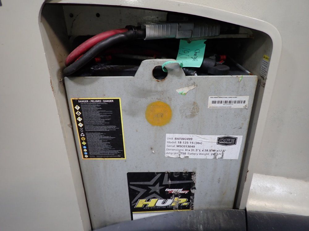 Crown 9539 Lbs Stand Up Forklift - Rc 5500 Series