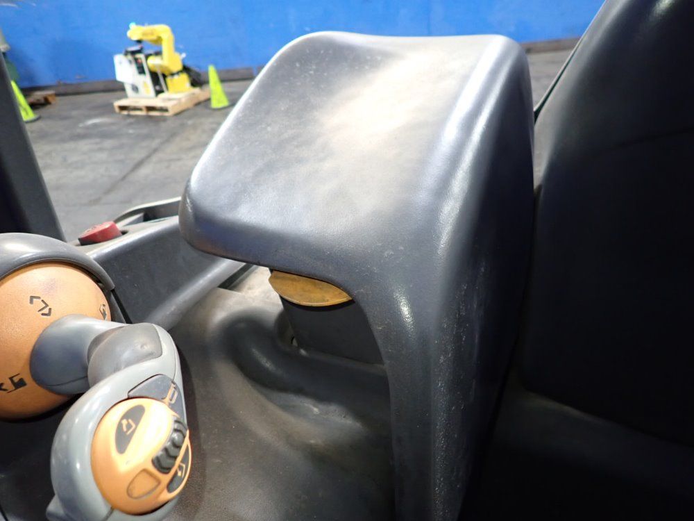 Crown 9539 Lbs Stand Up Forklift - Rc 5500 Series